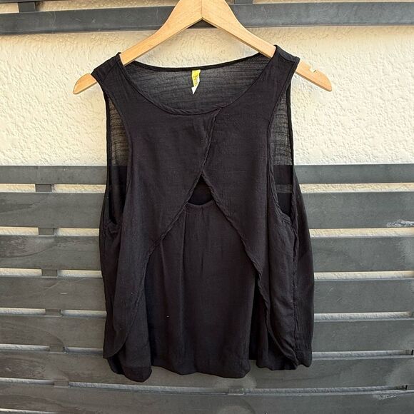 Free People Look Through Crinkle Sleeveless Top in Black | Size Medium - Picture 1 of 6